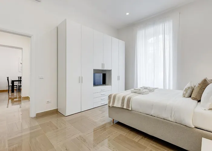 Fama - Mecenate 3br & 2ba *